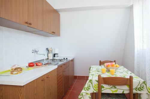Apartments Barbara Tisno