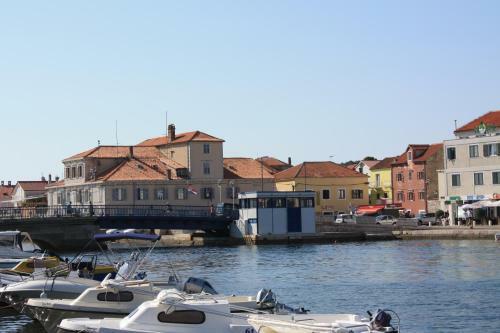 Apartments Barbara Tisno