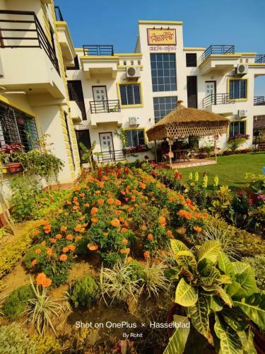 Binodini Hotel And Restaurant