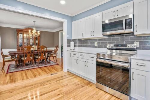 Lovely 5bed, 3-fullbath ! 5min To Free Way I-85