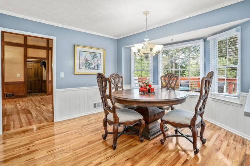 Lovely 5bed, 3-fullbath ! 5min To Free Way I-85
