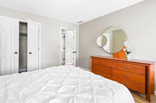Lovely 5bed, 3-fullbath ! 5min To Free Way I-85
