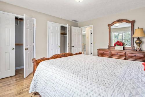 Lovely 5bed, 3-fullbath ! 5min To Free Way I-85