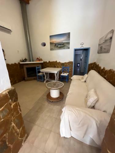 Casa de Pueblo Con Patio Amplio, Cerca de La Playa