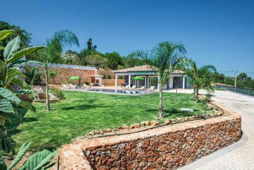 Villa Monte Dos Avos