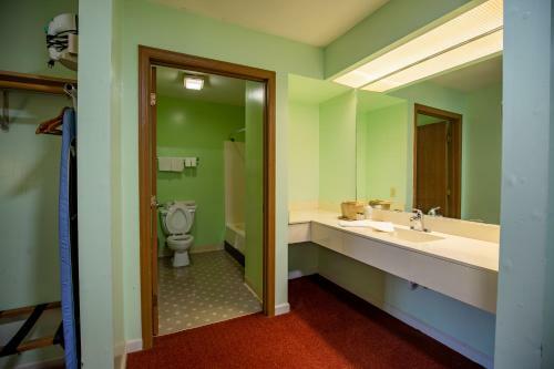 Motel Budget Host Inn