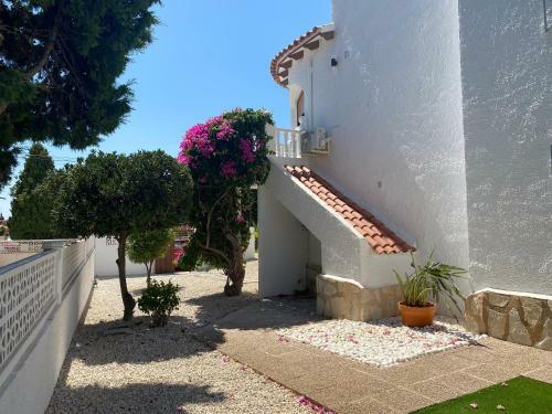 Gorgeous Newly Renovated Villa In Calpe