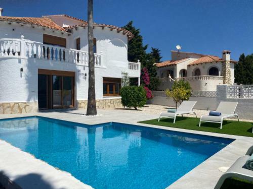 Gorgeous Newly Renovated Villa In Calpe