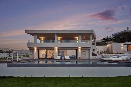 Blue Armonia Villa With Heated Pool