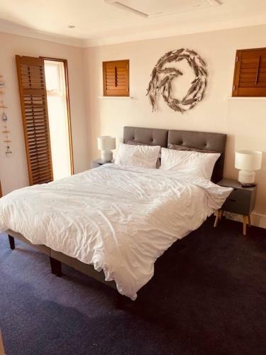 Town House In Prime Beachfront Location. Sea Views