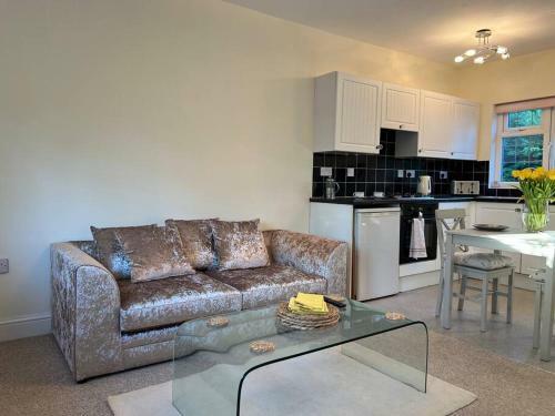 Apartamento Self Contained, Spacious Annex With Private Drive.