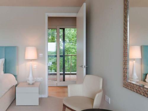 Lakeside Villa At The Lakes By Yoo, Cotswolds