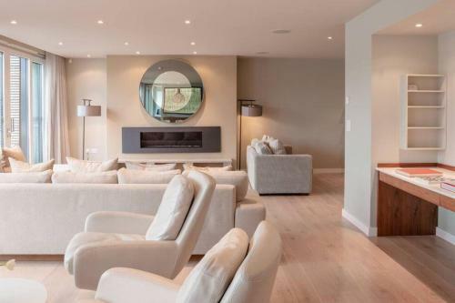 Lakeside Villa At The Lakes By Yoo, Cotswolds