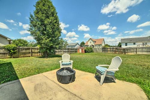 Charming Clarksville Home With Yard And Fire Pit!