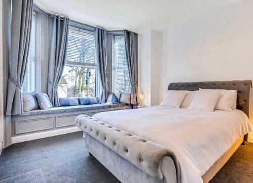 Villa No 8, Lawrence Hill