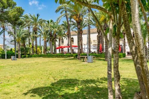 Lovely Apartment Overlooking Golf Course Lake - Ao21622