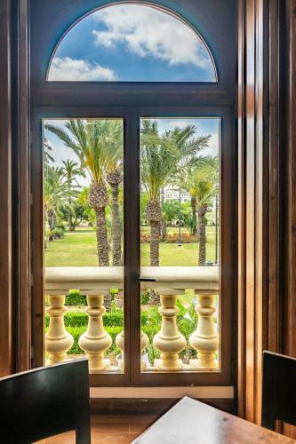 Lovely Apartment Overlooking Golf Course Lake - Ao21622