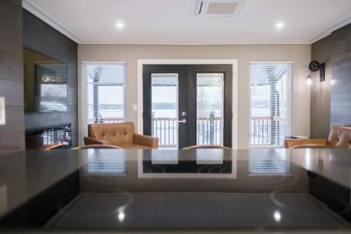 Twin Luxe Waterfront Penthouse Apartments W/sauna!