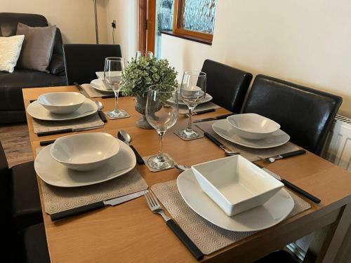 Bright And Spacious Home In Port Tennant
