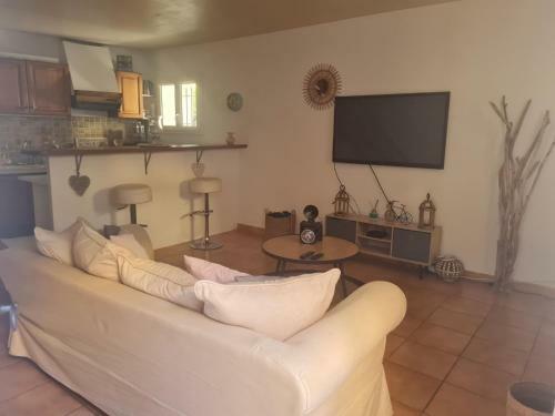 Agr�able Maison De Ville Au Coeur D'eyragues