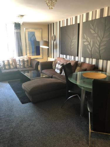 Stunning Former Showhome Apartment - Sleeps Up To 4