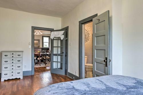 Classy Home With Enclosed Sunroom, Walk To Town