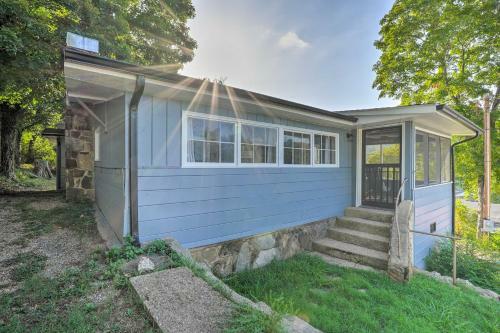 Lakeside Cottage With Patio About 11 Mi To Branson!