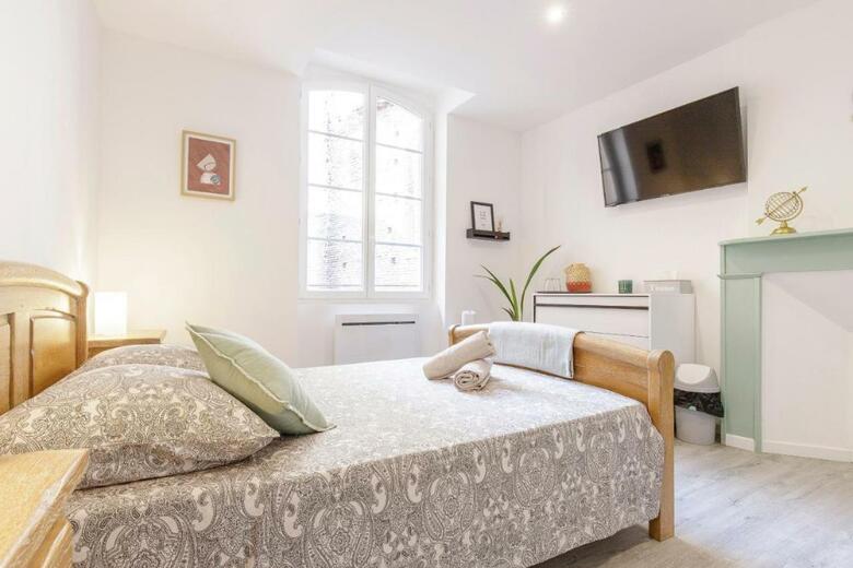 Hostal M Suites - Gaillac Centre