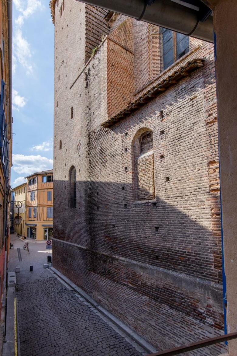 Hostal M Suites - Gaillac Centre