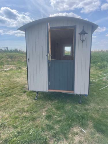 Shepperds Hut On The Riverside