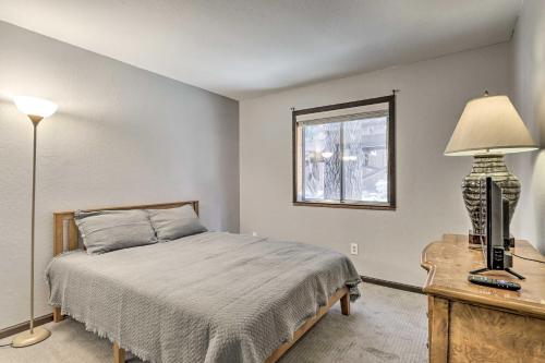 Lake Tahoe Cabin About Walk To Free Ski Shuttle!