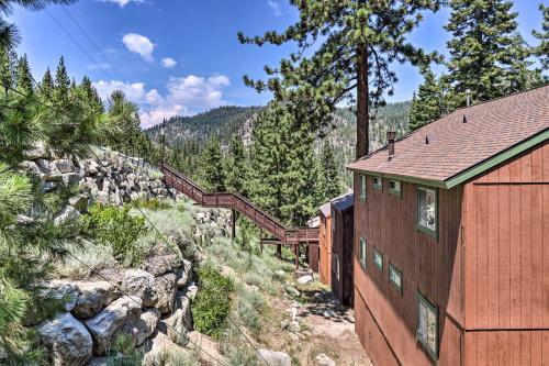 Lake Tahoe Cabin About Walk To Free Ski Shuttle!