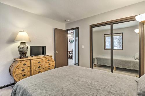 Lake Tahoe Cabin About Walk To Free Ski Shuttle!