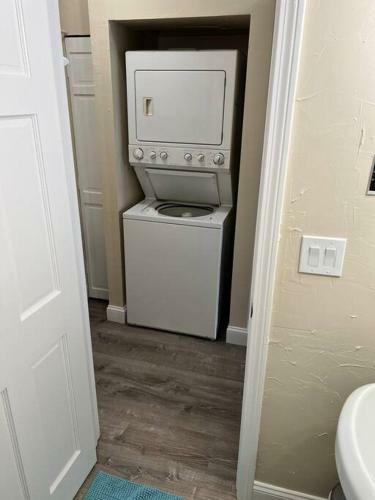Apartamento The Posh Plum - Easiest Beach Vacation Condo