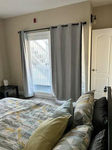 Apartamento The Posh Plum - Easiest Beach Vacation Condo