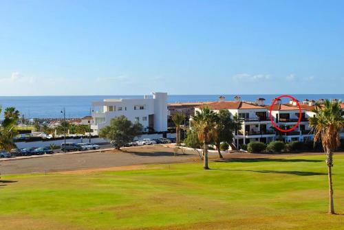 Apartment Overlooking Golf Course 791