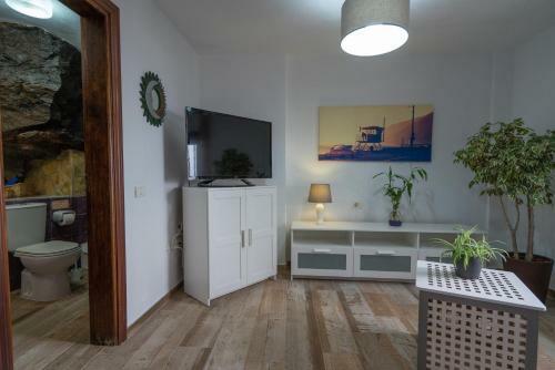 Apartamento Romantic Cave With Big Terrace Overlooking The Sea