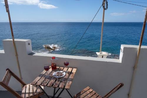 Apartamento Romantic Cave With Big Terrace Overlooking The Sea