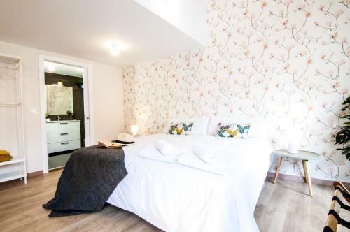 Cervantes Square Apartment