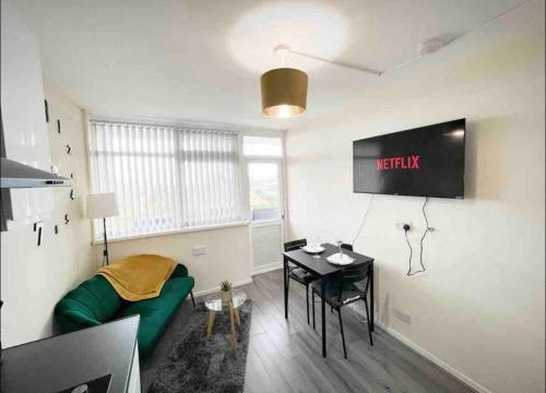 Luxurious Two Bedroom Apartment