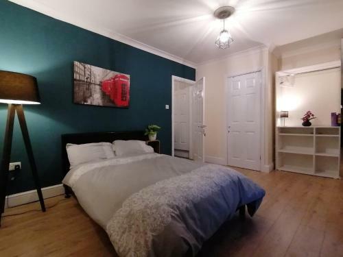 Spacious House In Swansea Town Near Seafront