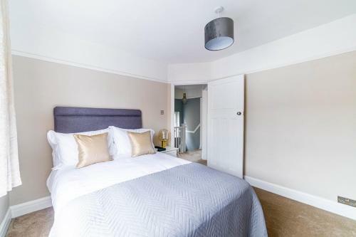 Villa Luxury House W/parking Nr Harry Potter & Train St