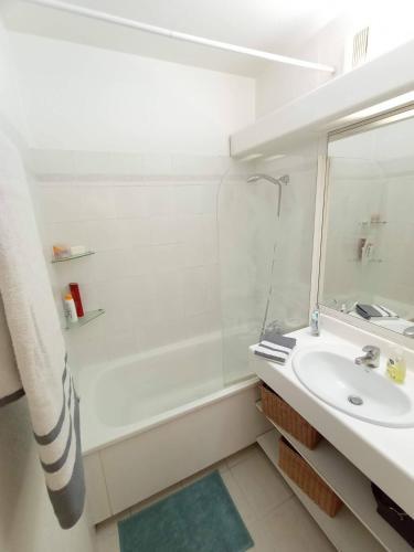 Apartamento 2p 42m� Terrasse / Piscine / Clim / Plage !