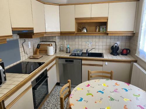 Maison La Bourboule, 2 Pi�ces, 4 Personnes - Fr-1-667-35