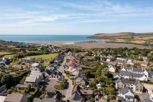 Major House- Luxury Pembrokeshire Coastal Getaway