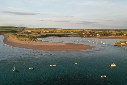 Major House- Luxury Pembrokeshire Coastal Getaway