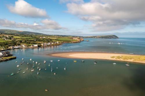 Major House- Luxury Pembrokeshire Coastal Getaway