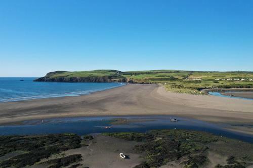 Major House- Luxury Pembrokeshire Coastal Getaway