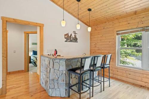 New! Blueberry Meadows In Beech Mountain