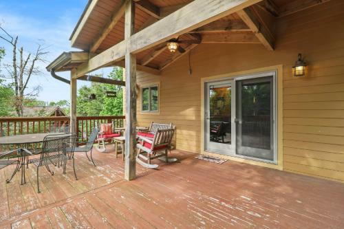 Buckeye Chuck Rustic & Cozy Family Mtn Home